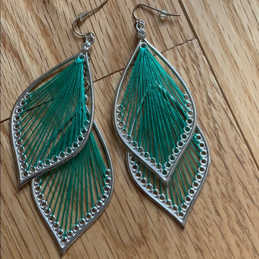 Green Dangle Earrings 10$